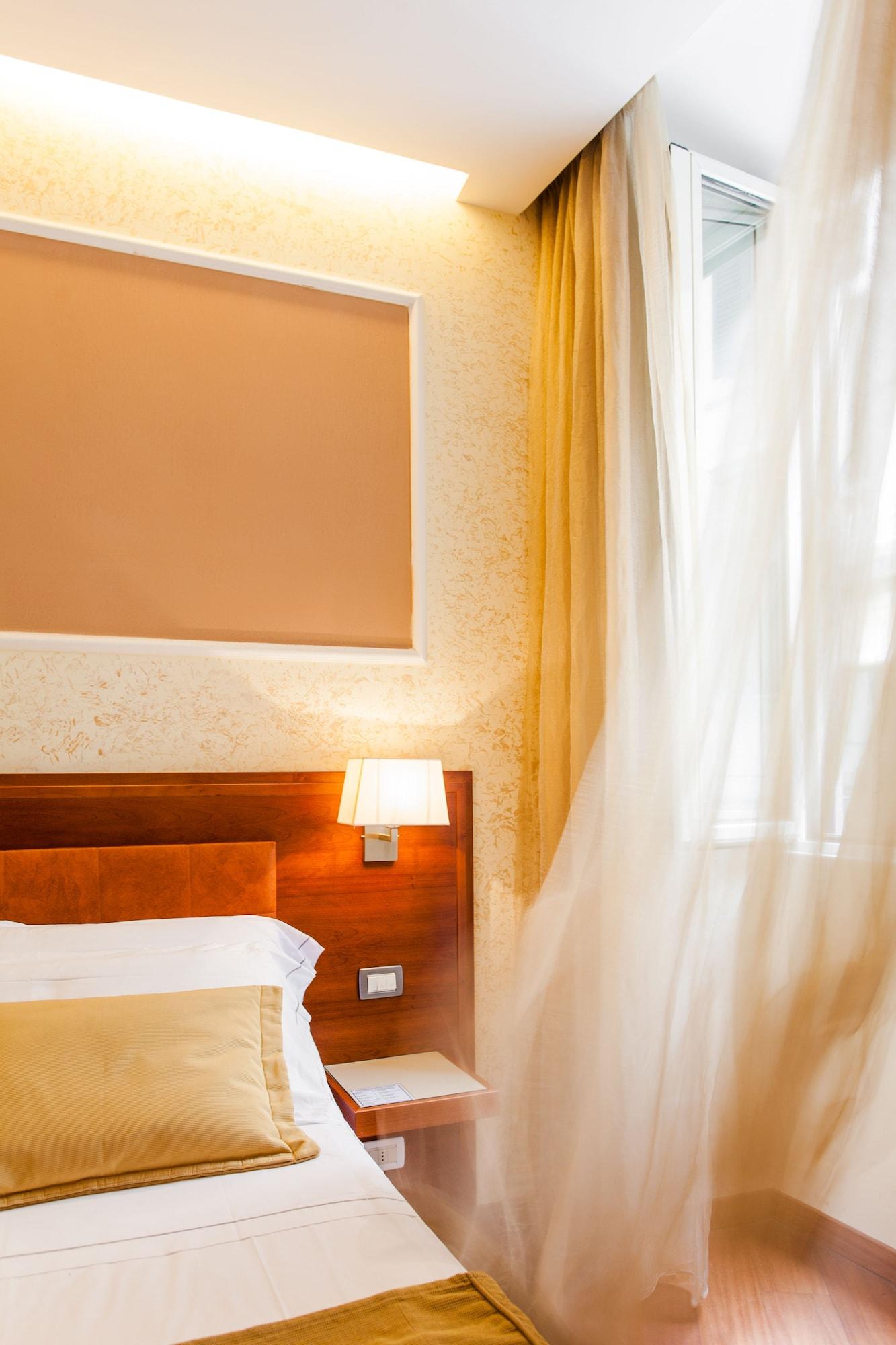 Hotel Madrid Rome Bagian luar foto