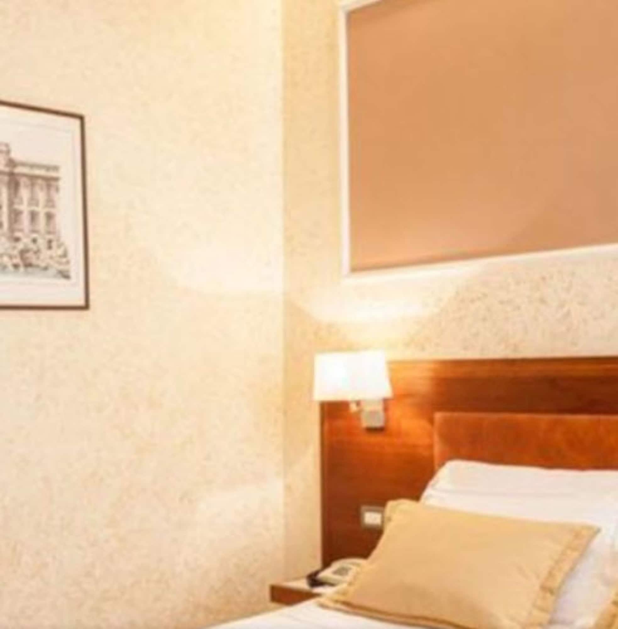 Hotel Madrid Rome Bagian luar foto