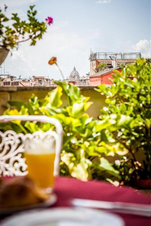 Hotel Madrid Rome Bagian luar foto