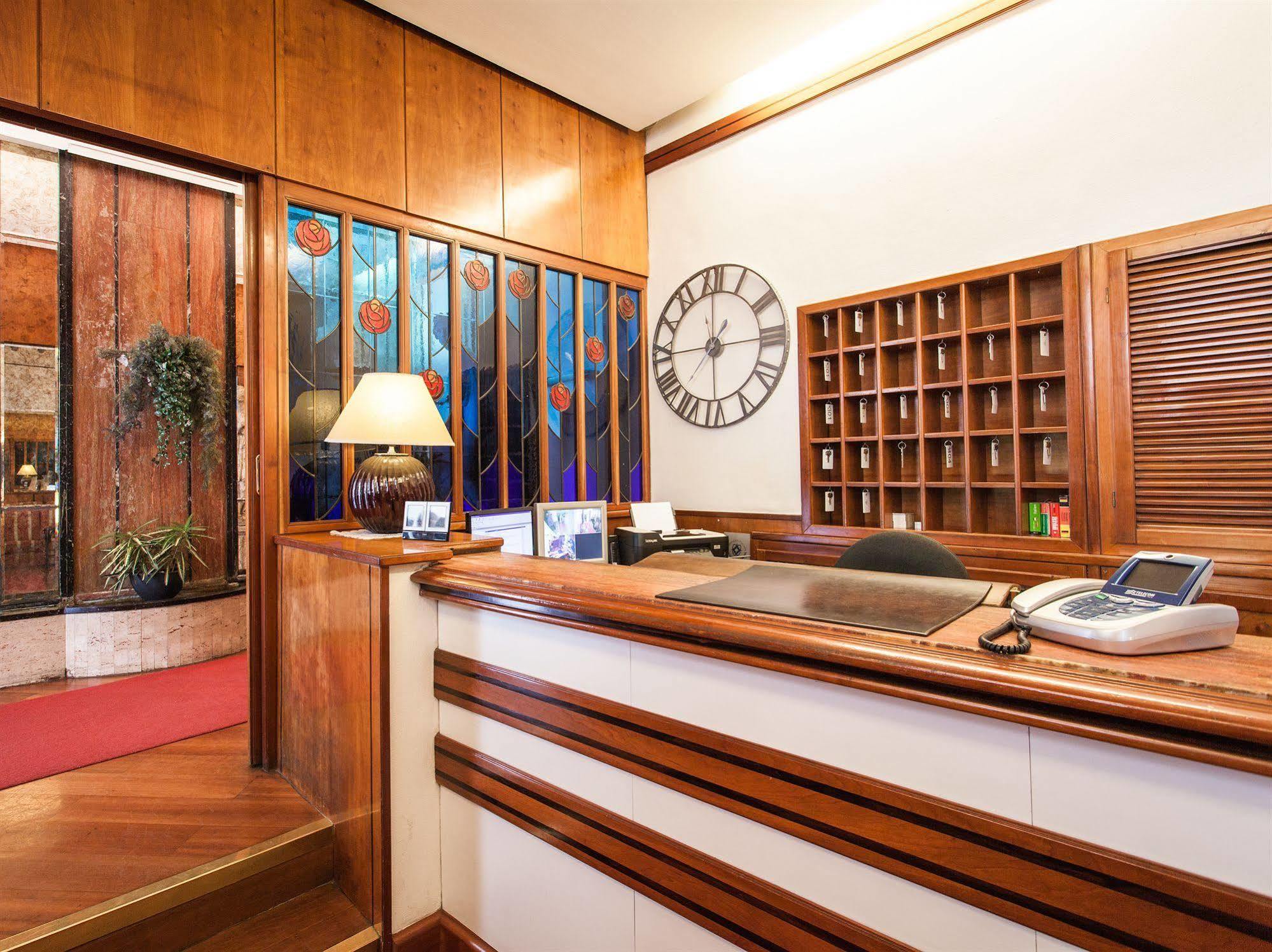 Hotel Madrid Rome Bagian luar foto